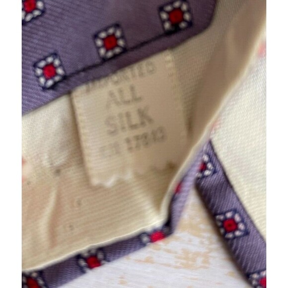 Saks Fifth Avenue Silk Mens Tie Lavender Purple Red White & Blue Diamond Pattern - Picture 5 of 7